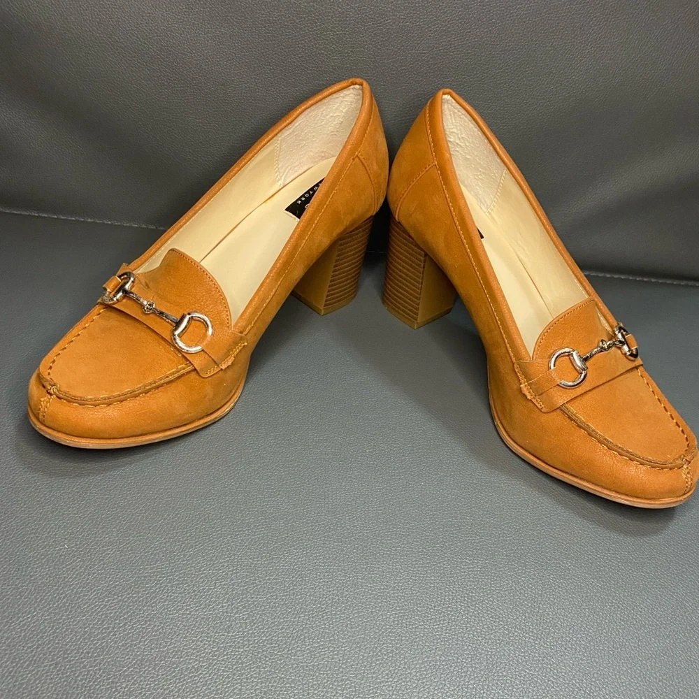 Jones New York Horse Bit Loafers - Picture 3 of 6